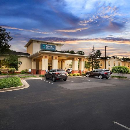 Clarion Inn & Suites Northwest Indianapolis Bagian luar foto